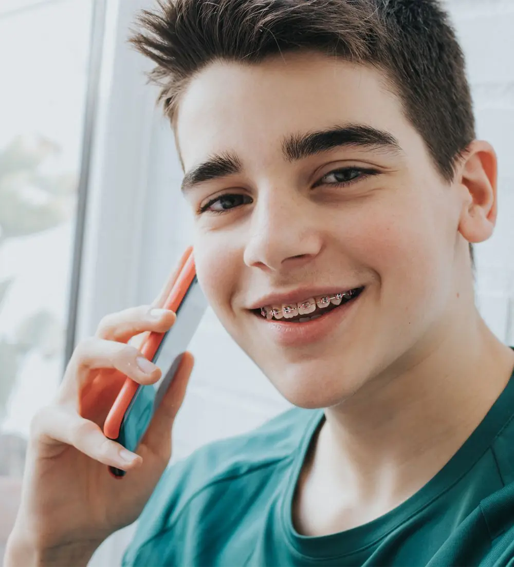 Patient smiling after Fastbraces treatment